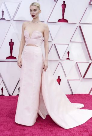 oscars 2021 dresses 